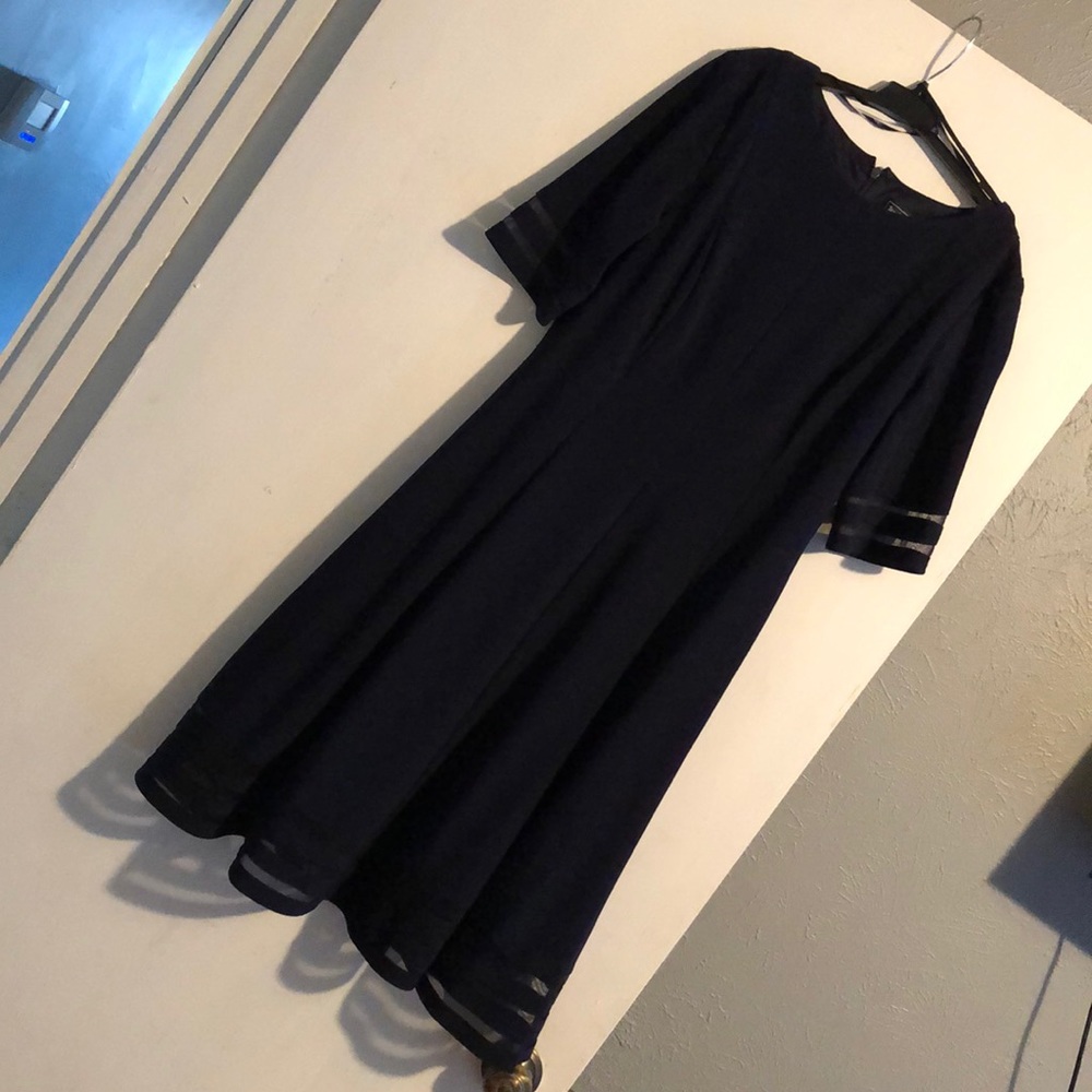 Beautiful Jessica Howard A-line navy dress